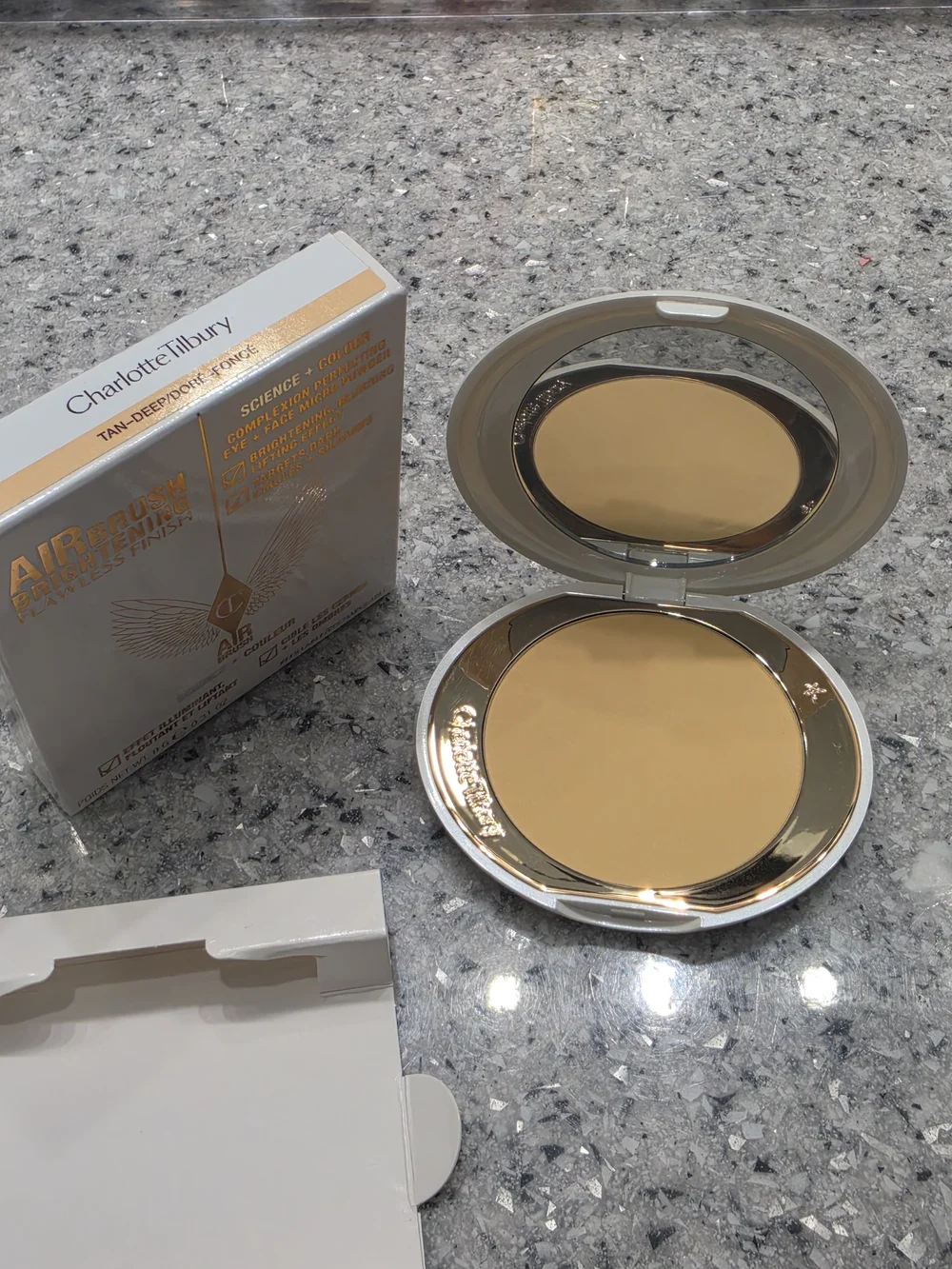 Charlotte Tilbury Airbrush Flawless Finish Brightening Powder — Tan Deep